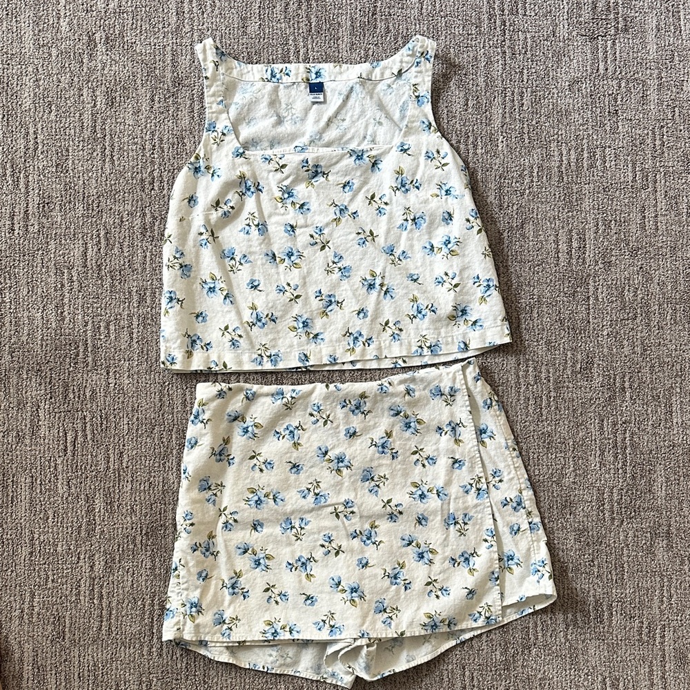 Old Navy Floral Tank and Shorts Set - Cream and Blue